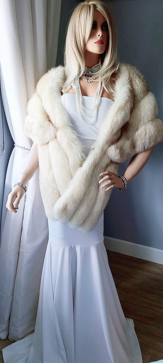 Arctic Fox Fur Stole , White Fur Shawl , Luxury Vegan Fox Fur