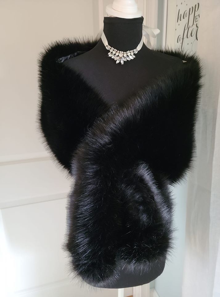 Luxury Vegan Faux Black Fox Fur Stole , Bridesmaids Fur Shawls, Old  Hollywood Vintage Style Fur Shawl, Great Gatsby Party Fur Fling, Faux Fox  Fur Wrap